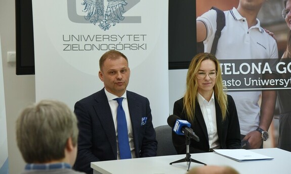 Od lewej: prof. Robert Smoleński i prof. Justyna Patalas-Maliszewska; fot. K. Adamczewski